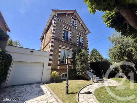 maison 8 pièces 135 m²