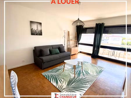 studio 1 pièce 30 m²