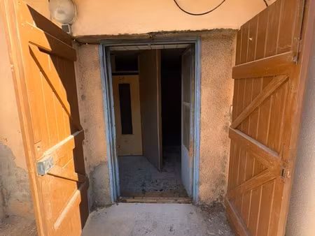 draguignan centre - box rdc ~15 m² - accès par 2 portes - idéal stockage/bricolage