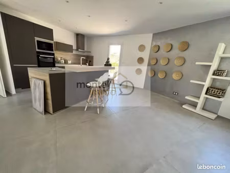 villa 6 pièces 160 m²