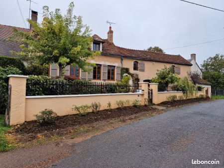 longère dans hameau de 5 maisons