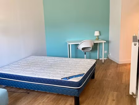 studio 27m2  5min tram b  dispo de suite