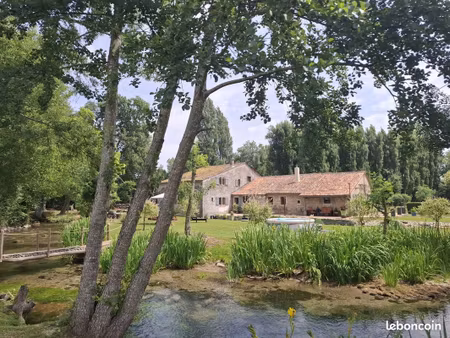 propriété 9 pièces 298 m²