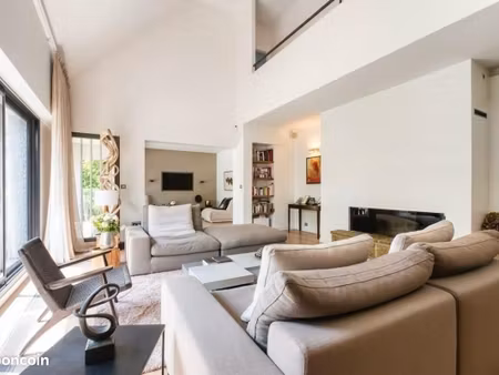 propriété 7 pièces 246 m²