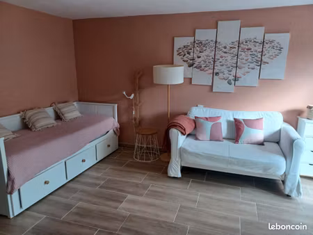 confortable studio avec piscine