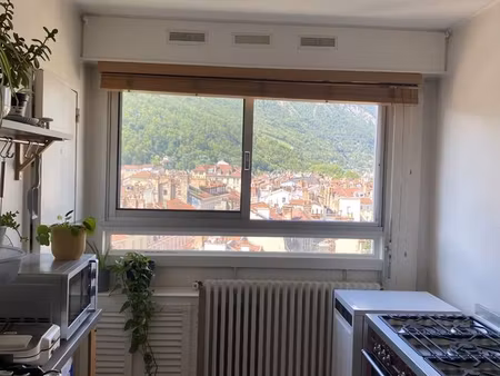 location t2 de 60m2 en hyper centre de grenoble
