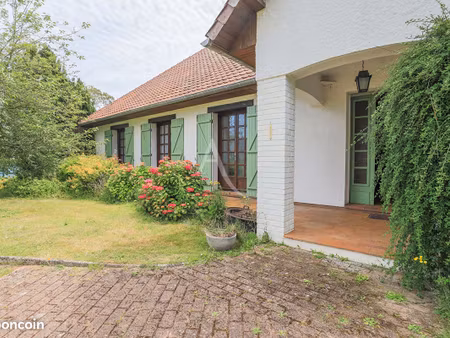 pavillon 11 pièces 234 m²