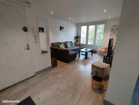 beau t2 meublé 47m² balcon  parking