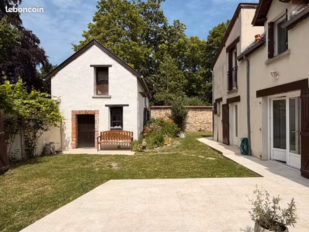 maison de caractère rénovée – 177 m² habitables  dépendance  garage et jardin clos