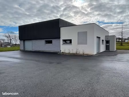 local 232 m² plerneuf