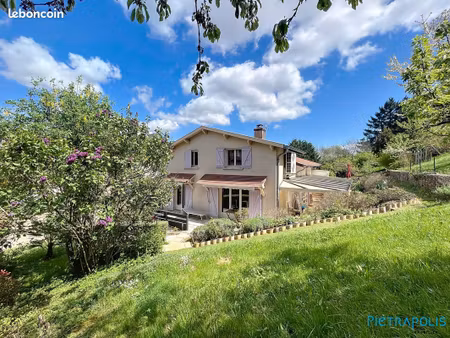 maison 7 pièces 185 m²