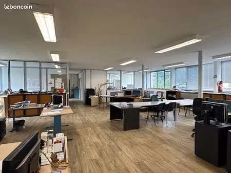 bureaux 400 m²
