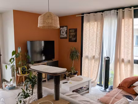 t3 lumineux avec terrasse et garage – lyon 8e