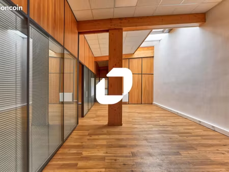 bureau 158 m²