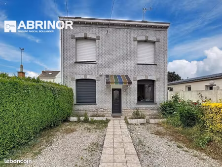 villa 5 pièces 140 m²