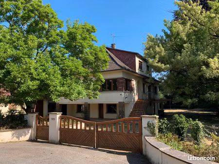 propriete a renover sur 22 ares. - deux maisons + dépendances -
