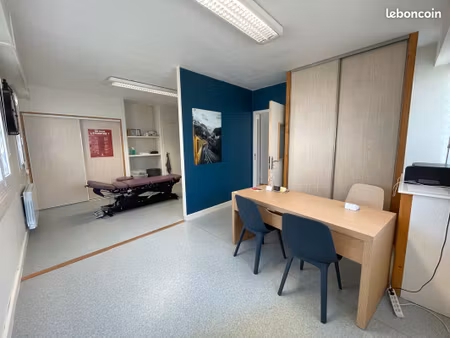 location bureau / cabinet 43m²