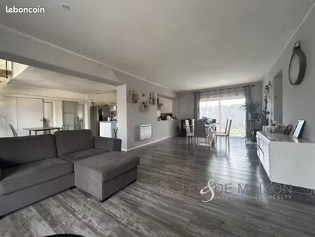 maison 8 pièces 265 m²
