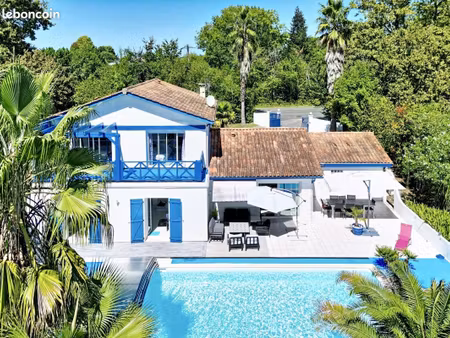 villa 6 pièces 170 m²