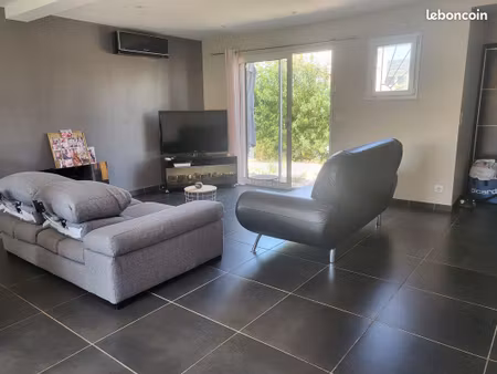 a saisir maison 3 faces avec 4 chambres