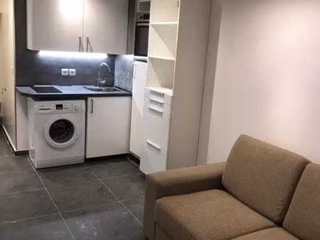 jolie studio meublée libre de suite