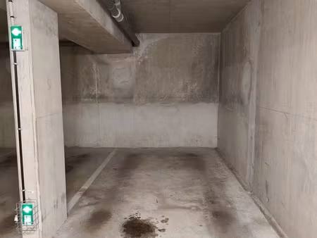 place de parking sécurisée en souterrain – 8 min gare vernouillet-verneuil