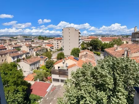 vente appartement à rénover 47m2 étage élevé 5 avenues 13004