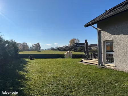 duplex t4 récent avec jardin de 240 m²  garage double et climatisation