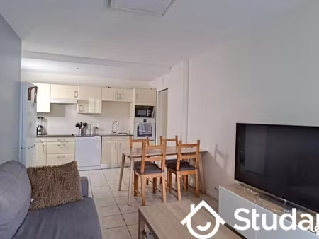 chambre 1 pièce 13 m²
