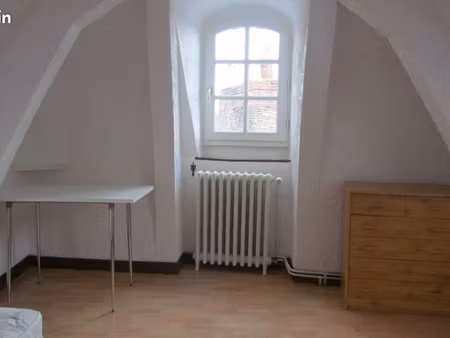chambre proche du vieux château à laval