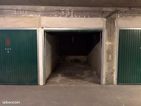 parking fermé 12m2 saint-ouen