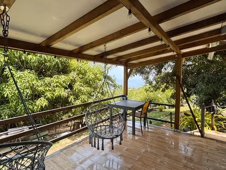 f2 de charme meublé  vue mer  terrasse et jardin fruitier – le carbet