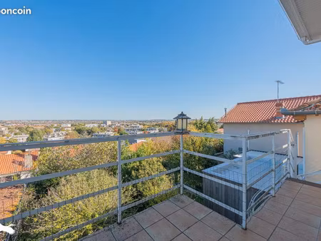villa 5 pièces 161 m²