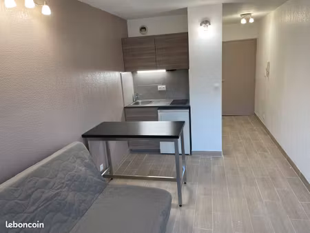 studio meublé haut de gamme à la rue sainte cécile refait a neuf avec climatisation et int