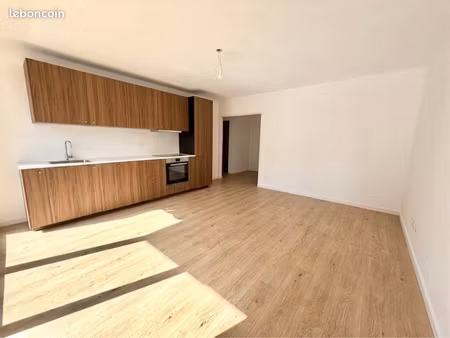 t3 – 60 m² – 2 balcons – ascenseur – centre pau