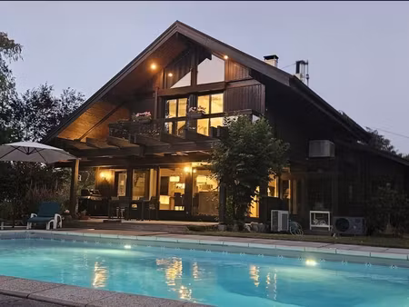 maison familiale 6 chambres - entièrement rénovée - terrain boisé  piscine  proche des com