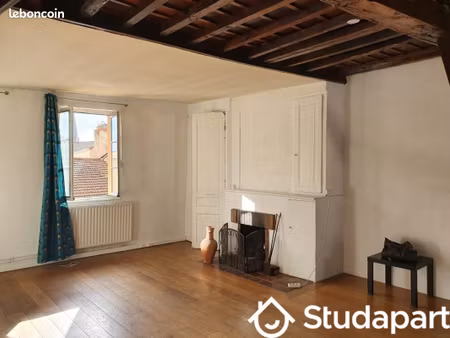 chambre 1 pièce 8 m²
