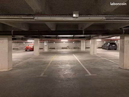 place de parking intérieure sécurisée saint-étienne - centre-deux - seulement 54 / mois