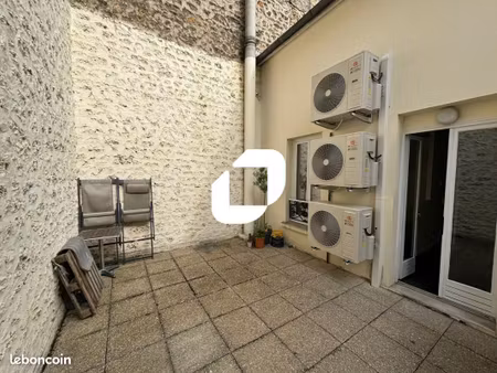 bureaux 141 m²
