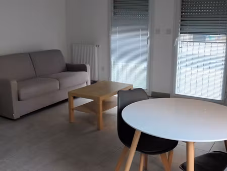 particulier loue grand studio recent centre de nantes