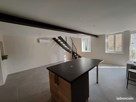 maison en pierre 3 chambres climatisee cortelin