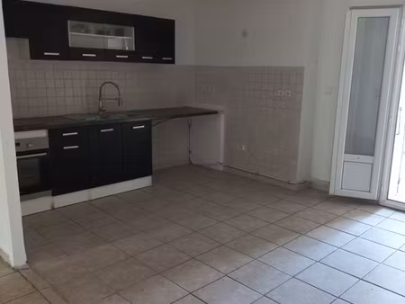 loue meubles sur cavaillon en campagne de 40 m2 avec cours