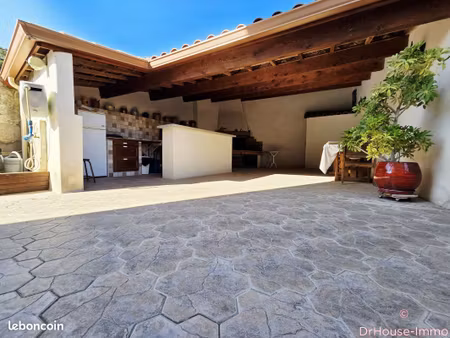 propriété 5 pièces 227 m²