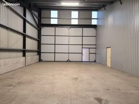 local 144 m² – idéal artisan / stockage – 400 cc – la chapelle-thémer