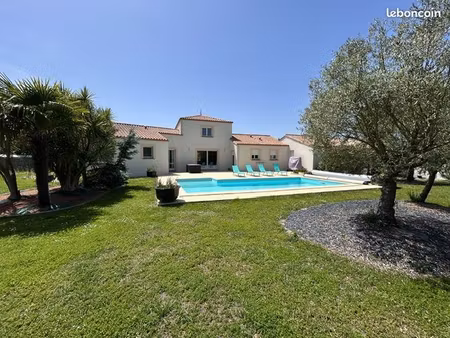 maison 7 pièces 172 m²