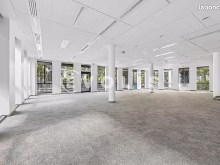 bureaux 461 m²