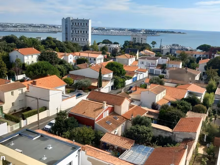 la rochelle vaste t2 meuble vue mer
