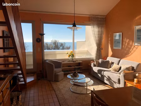 emplacement exceptionnel bel appartement t2 bis en duplex  grande vue mer avec balcon