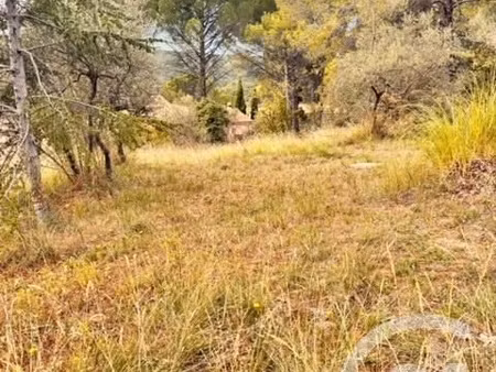 terrain 1 300 m² le val