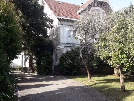 local professionnel dans villa